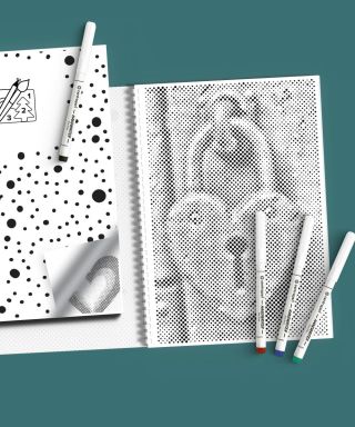 📖✨ Že poznaš našo pikčasto beležko? V enem zvezku najdeš 20 različnih motivov za pikanje – popolno za potovanja, počitnice...