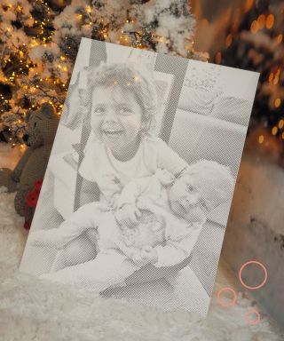 Pikčasta slika je popolno darilo za vsako ustvarjalno dušo. Preprosta, osebna in polna božične čarobnosti. 🎨✨ #artingo...